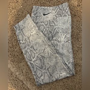 Nike 2x white snakeskin leggings